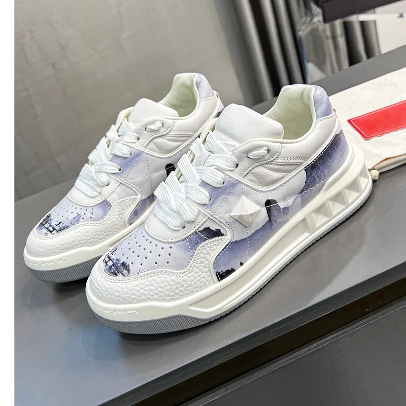 

Man Leisure Shoes Spring Autumn 2023 New Style Metal Decoration Print Design Flat Shoes Fashion Vitality Couples Loafers