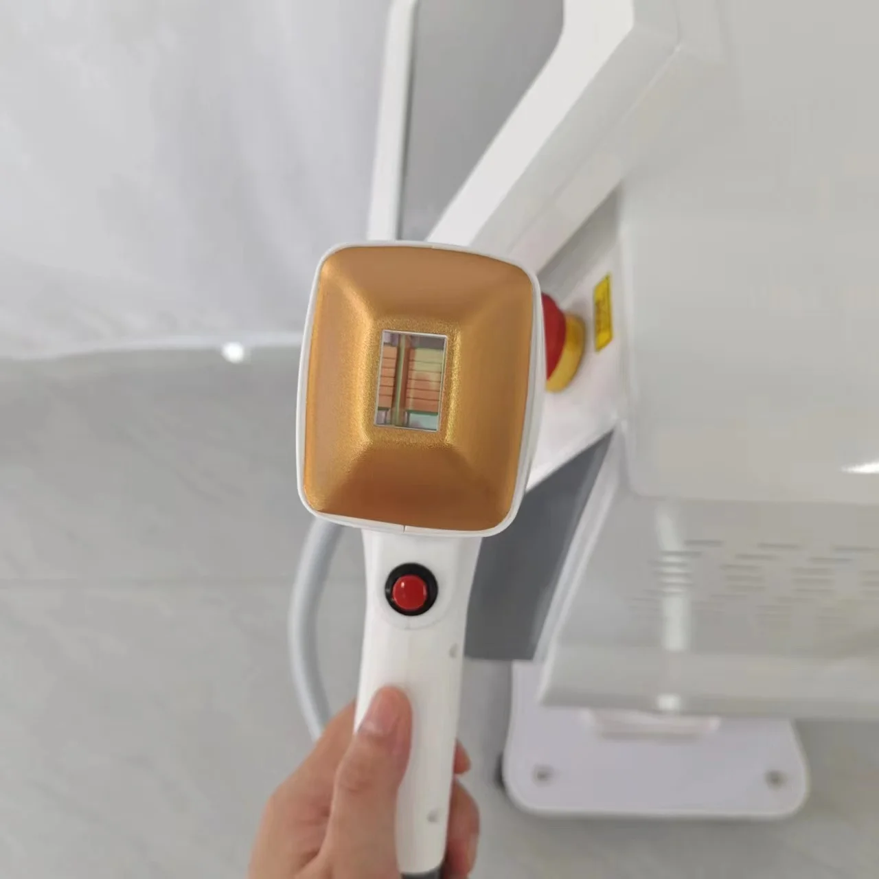 Laser diodowy 755 808 1064nm wielofalowe włosy maszyna do usuwania głowica chłodząca bezbolesne usuwanie ciało włosy depilator laserowy twarzy