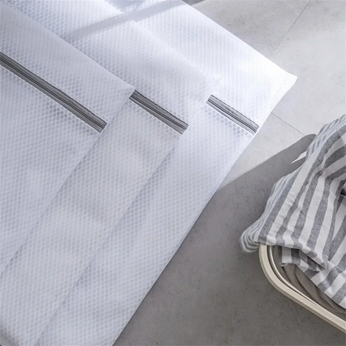 White Durable Honeycomb Mesh Laundry Bags for Delicates Net Fabric Durable and Reusable Delicate Wash Bag Organize Bag 4