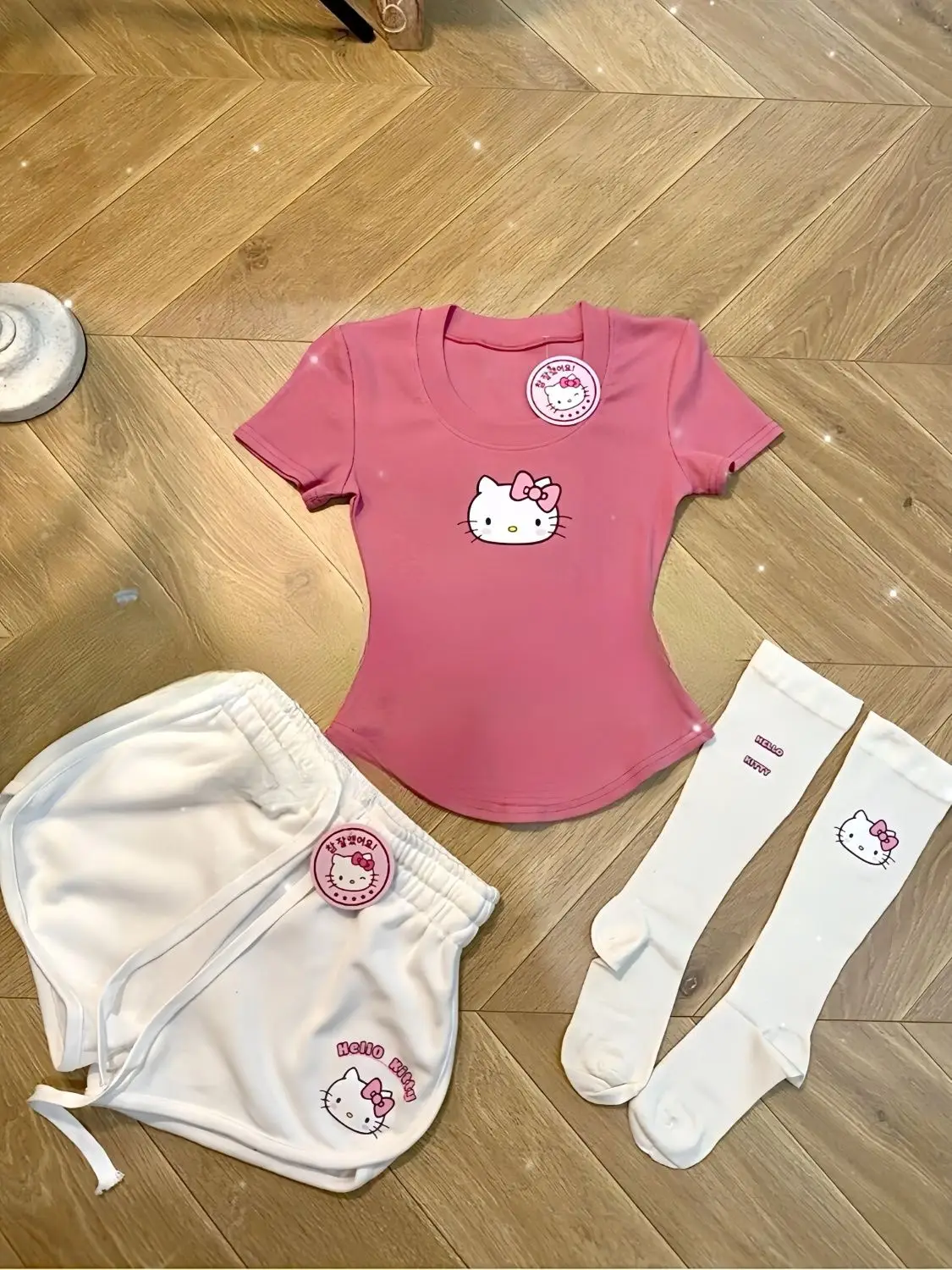 

Новинка, милая хлопковая Футболка Sanrio с милым Hello Kitty и коротким рукавом, женские шорты, домашний повседневный комплект, Летние подарки