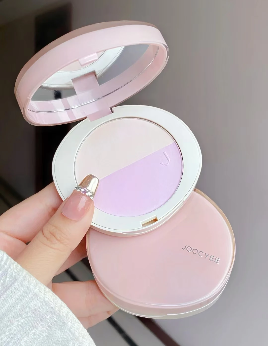 Description Picture 3 of itemJOOCYEE Two-color Setting Powder Oil Control Makeup Fog Matte Ddurable Powder Invisible Pores Delicate