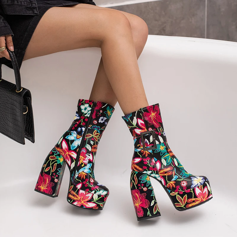 

2024 new spring autumn women ankle boots plus size 22-28cm printing flower microfiber upper side zip thick heel short boots