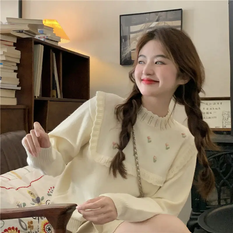 

Autumn sweater pullover 2023 New loose Korean sweet ear edge embroidery cute floret stand collar long sleeve sweater women tops