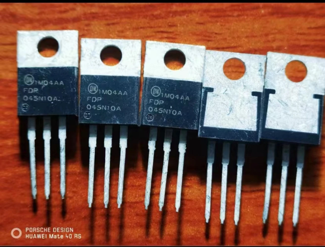 

FDP045N10A-F102 FDP045N10A FDP045N10 045N10A 164A 100V TO-220