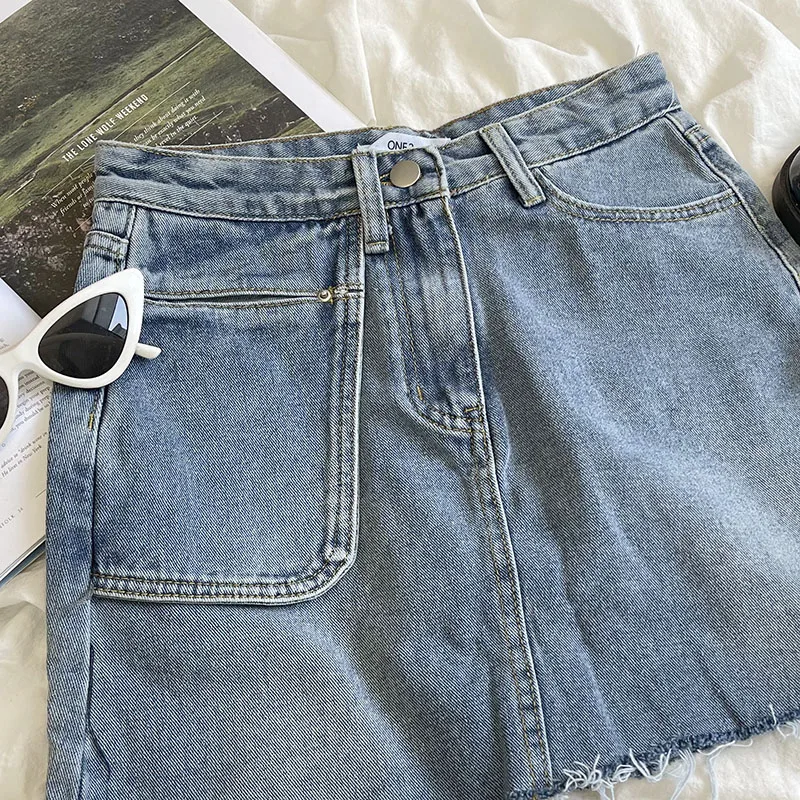 

Classic vintage light blue washed large pocket summer high waist thin A-line raw hem denim skirt