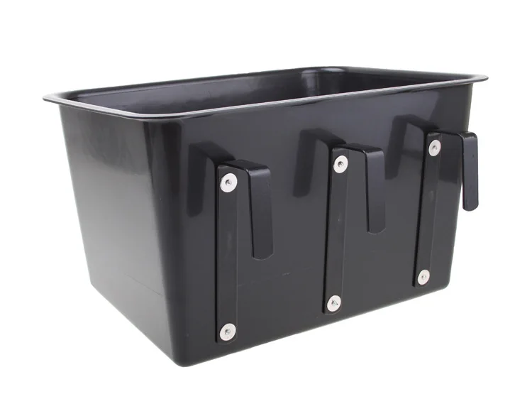 Horse Feed Bucket Are Made of Thickened Plastic Which Is Temperature Resistant Sturdy Durable and Has A Large Capacity 3