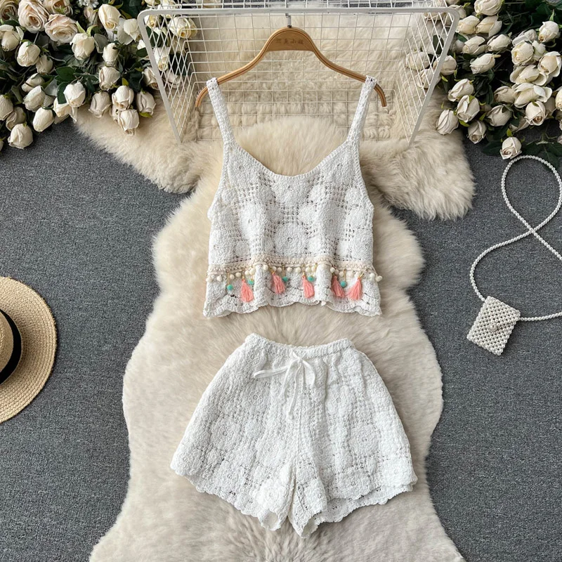 Boring Honey Hollow Out Chic And Elegant Woman Set Bead Pendant Round Collar Tassels Crop Tops Women Solid Colors Short Pants