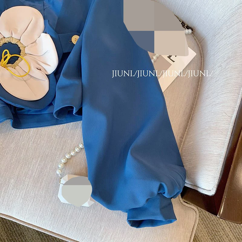 Design sense three-dimensional flower small fragrance short jacket for women's spring new sweet and fashionable top