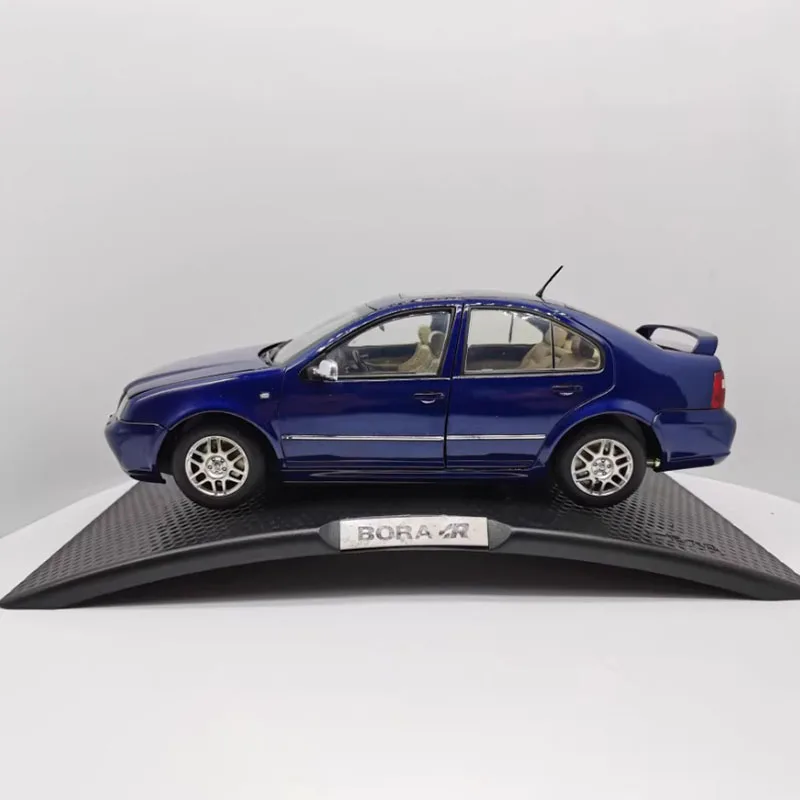 1/18 フォルクスワーゲン ボーラ Original 1:18 scale VW BORA Sports Classic Alloy Simulation