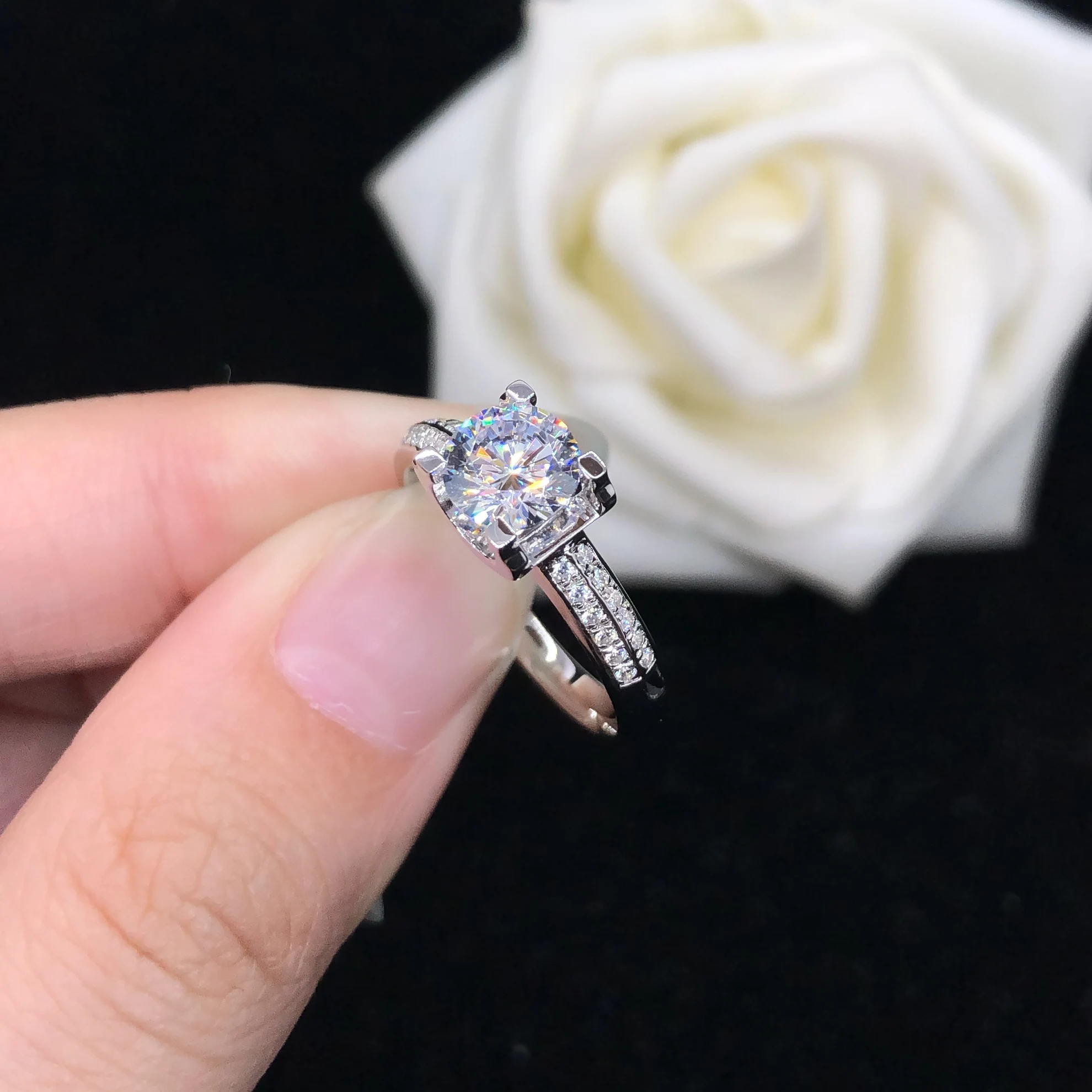 

Solid 18K 750 White Gold Ring Oxhead Test Positive 2Ct 8.0mm D Moissanite Women Wedding Ring Original Gold Bridal Jewelry