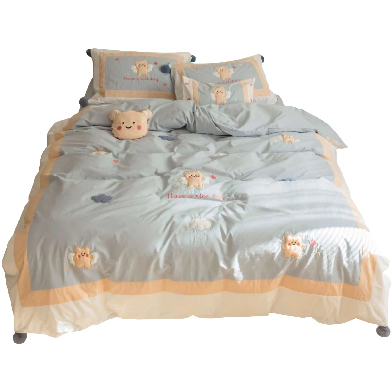 

Four-Piece Cotton Cute Cartoon Affixed Cloth Embroidered Bear Quilt Cover Bed Sheet Children's Bedding Warm Simple Fashion 1.5M