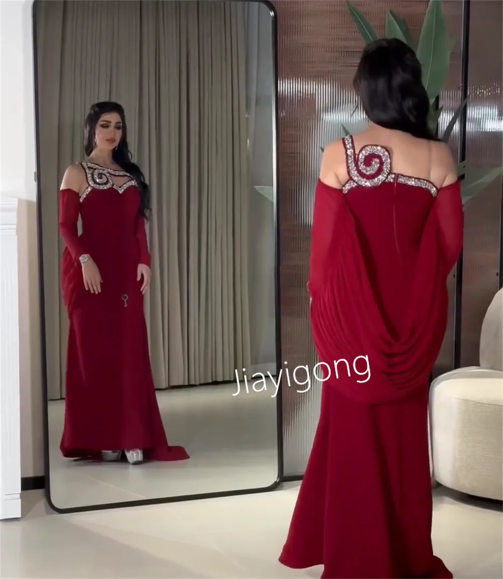 فستان ميدي مطرز كتف مكشوف