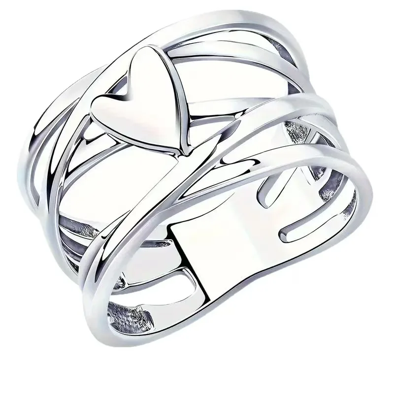 Chic French Style 925 Sterling Silver Heart-Shaped Ring - Model Wearing