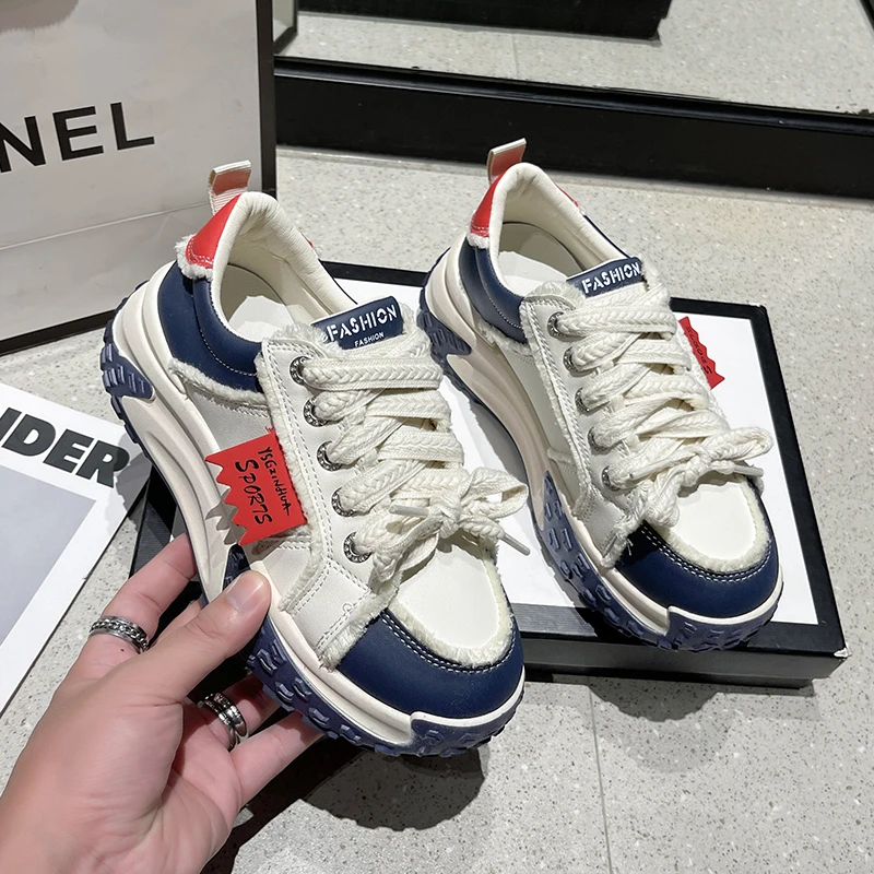 

Женская спортивная обувь, новинка 2023, увеличенная Вулканизированная обувь на толстой подошве, уличная легкая женская повседневная обувь из ПУ кожи, женская обувь