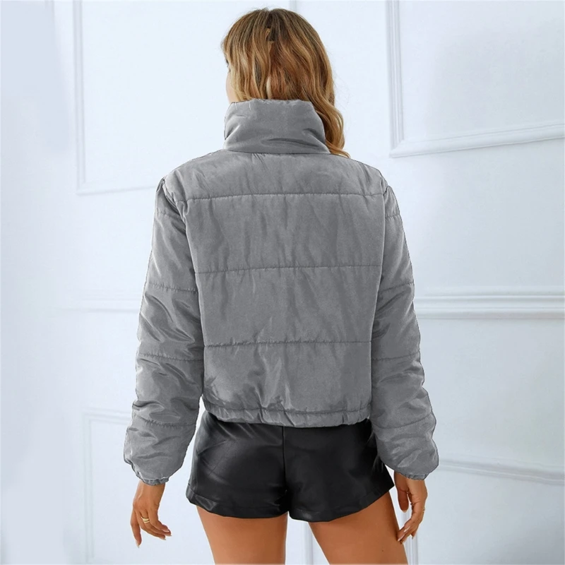 Рисунок 3 - Женские укороченные куртки-пуховики