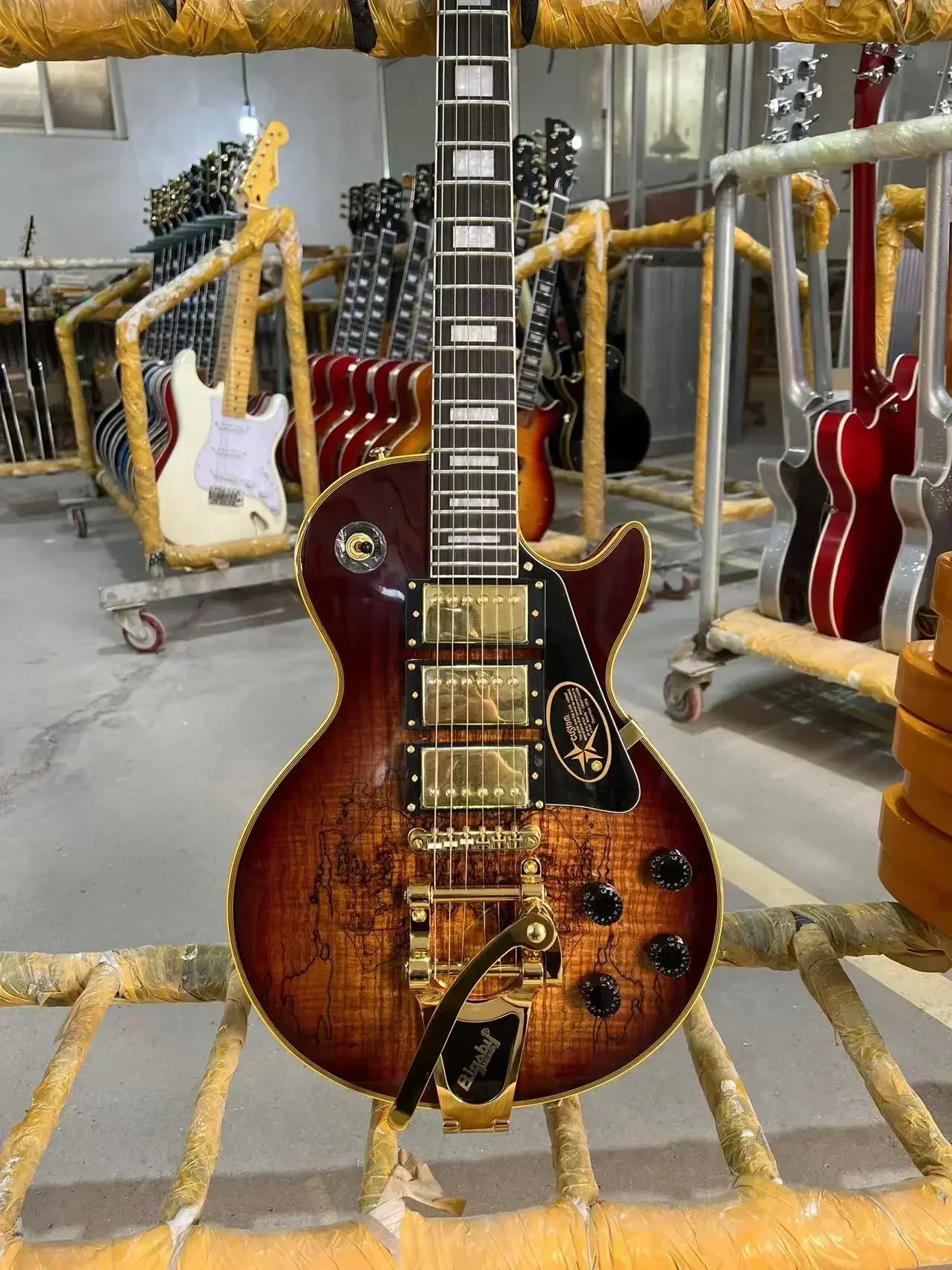 Electric Guitar Mahogany Body Decayed Maple Top Bigsby Tremolo System Gleeson
