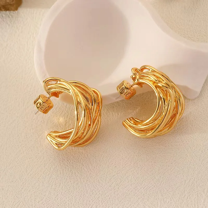 

Golden Multilline C-shaped Simple Earrings for Woman