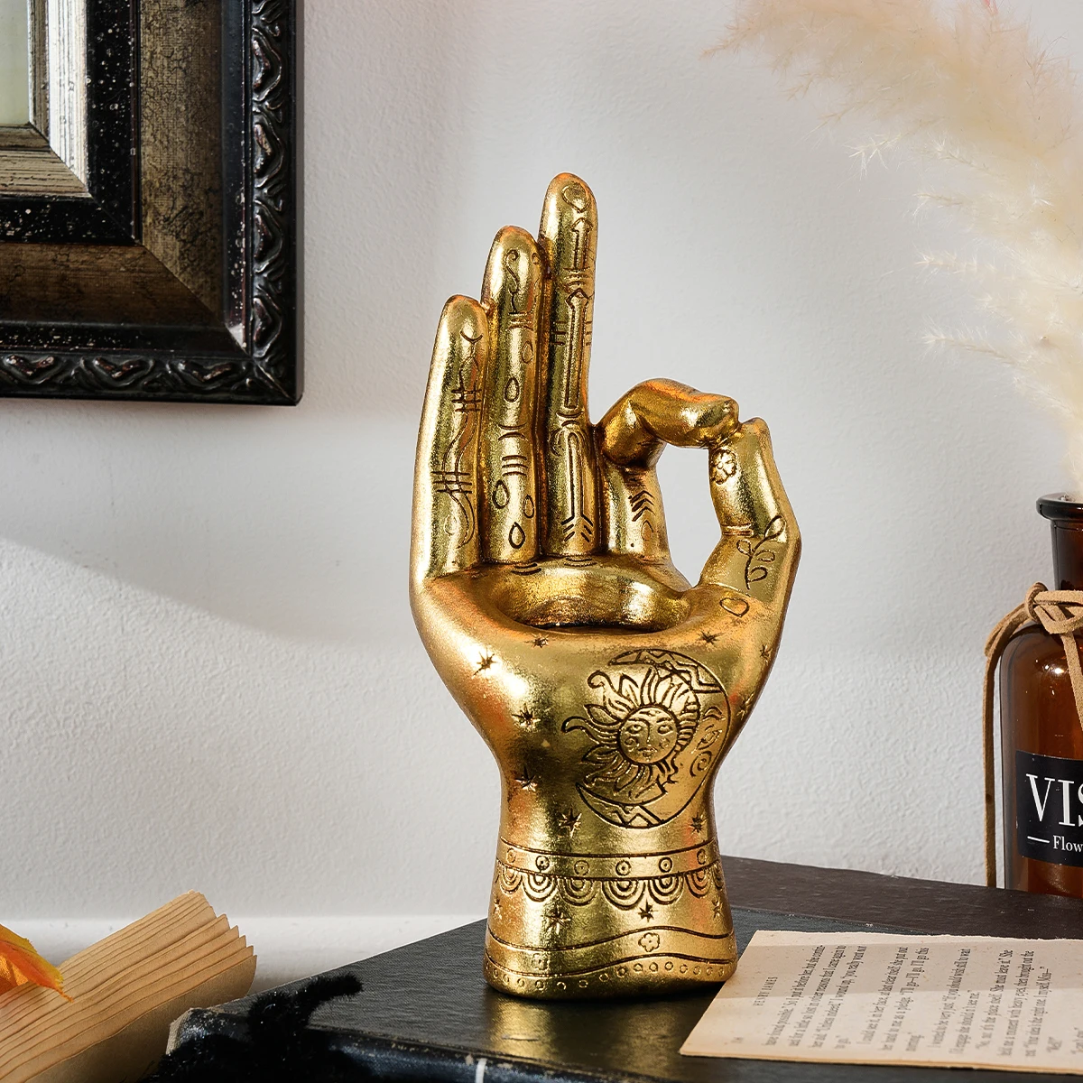 1PC,Halloween party resin material, left hand with three fingers, Sun and three fingers decorative statue