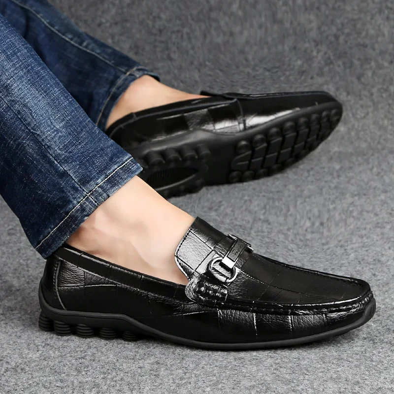 

Non-slip Men Shoes Loafers Genuine Leather Men Fashion Casual Shoes Slip-On Black Moccasin Mens Lightweight Soft Sole Peas Shoes