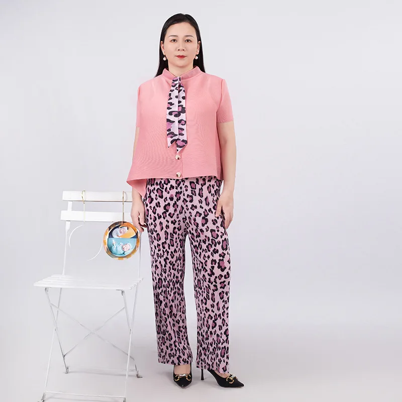 

Pleated women's 2023 new print single breasted short sleeve temperament large size women's trouser suit