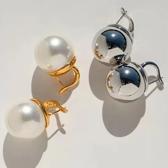 

Текстурные медные серьги-гвоздики с 18K искусственным жемчугом