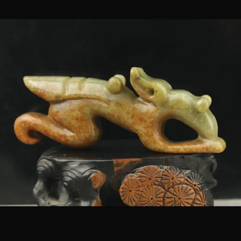 

Old natural hetian jade hand-carved statue of dragon pendant #51