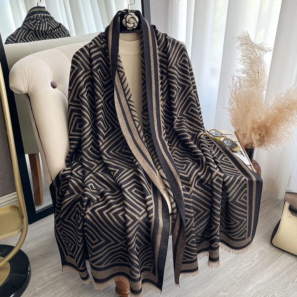 New Elegant Ladies Muslim Hijab Golden Thread long Scarf With Spring and Autumn Coldproof Scarf Decoration Shawl Wrap Headscarf