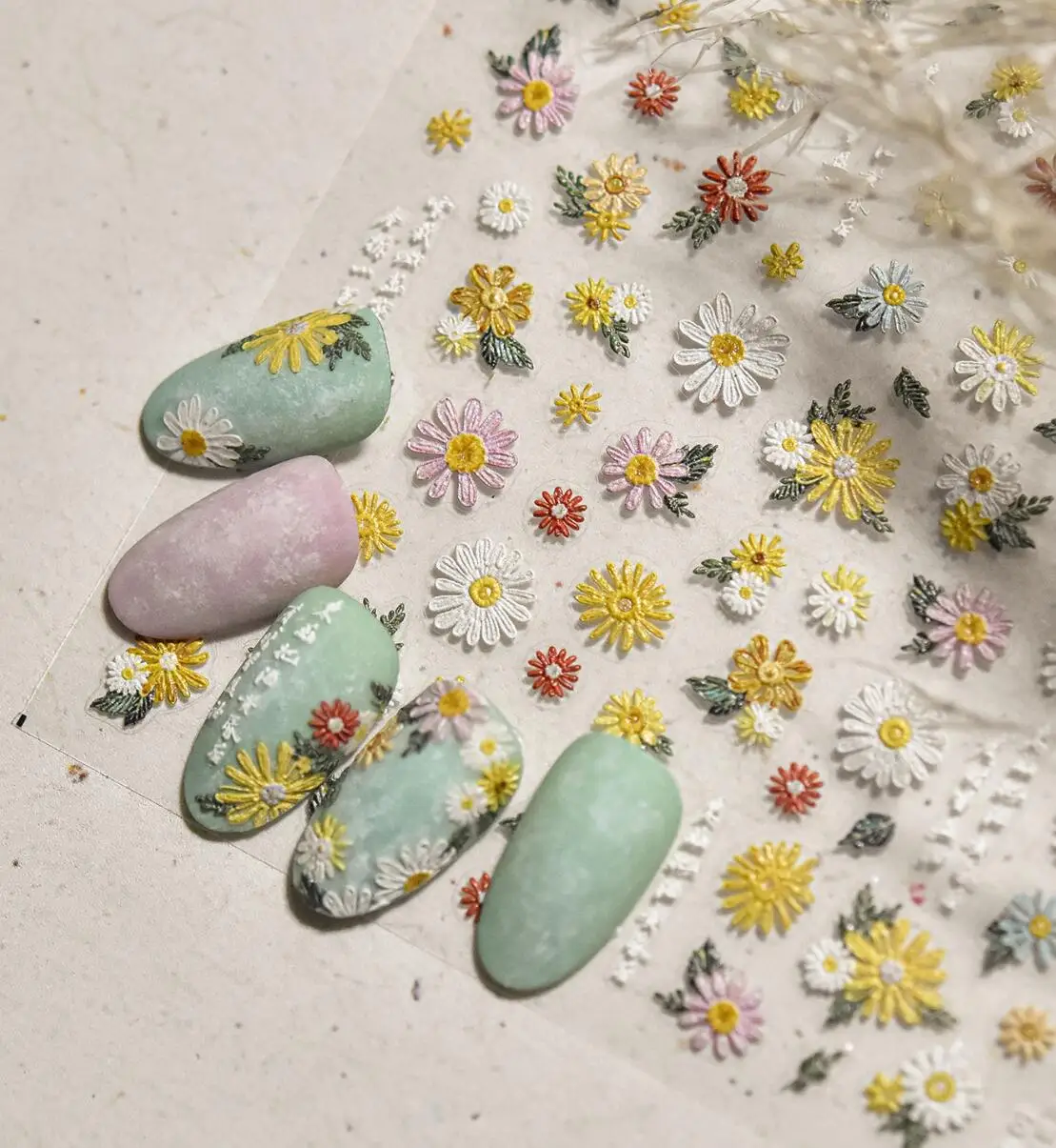 3D 엠보싱 데이지 해바라기 네일 스티커 자수 노란 데이지 네일 데칼 릴리프 작은 신선한 야생 꽃 매니큐어 스티커