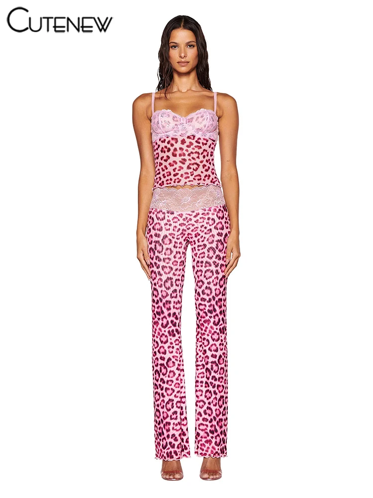 Conjunto de dos piezas de encaje con retazos para mujer, camisola sexy estilo hipster con tirantes finos y pantalones ajustados de cintura alta, ropa femenina