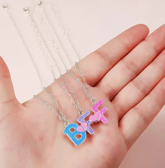 OUTLETISSIMO&reg; SET 4 CIONDOLI CUORE SPEZZATO COLLANE BEST FRIENDS FOREVER AND EVER MIGLIORI AMICHE PER SEMPRE ET12