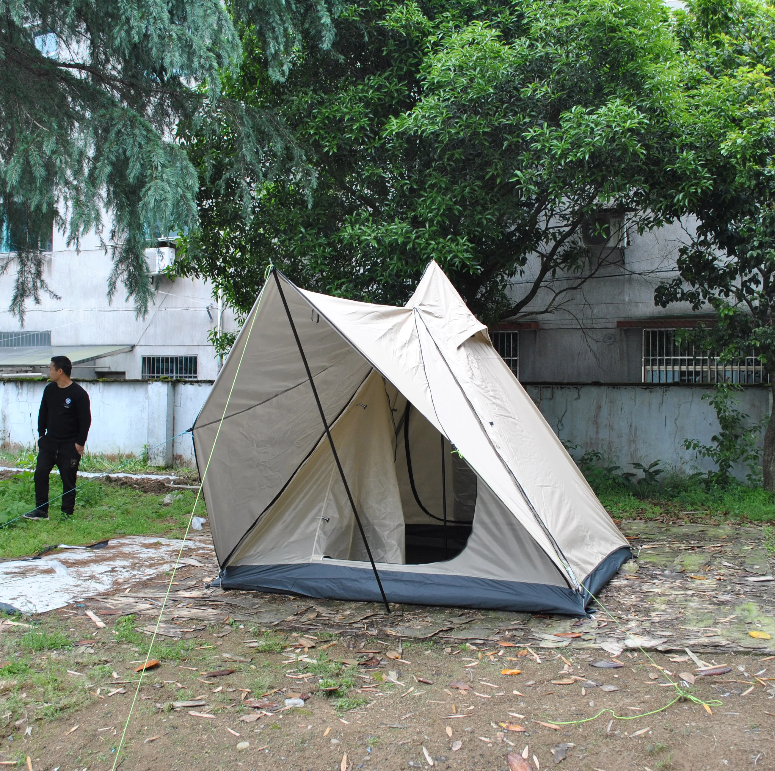

CZX-594 khaki Family Camping Tent Large Waterproof Tipi Tents 4 person Teepee Tent Instant Setup Double Layer Teepee tent