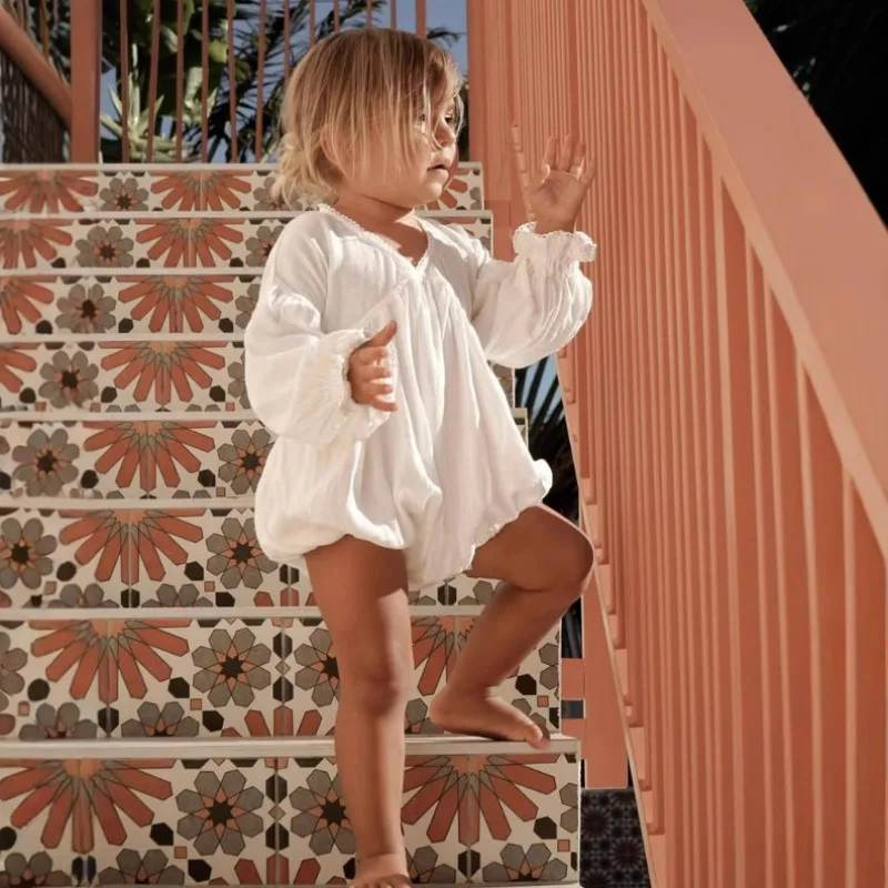 Nuovo stile francese abbigliamento per bambini primavera autunno bambini tute in cotone e lino scavato senza schienale intero pagliaccetti striscianti vestito