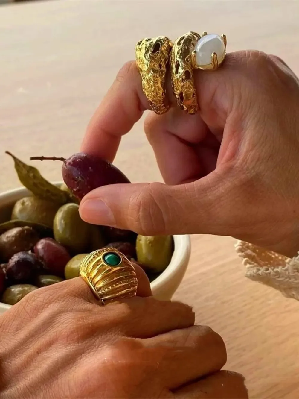 Anillo de nudo de latón vintage con piedra natural para mujer Vestes Novas