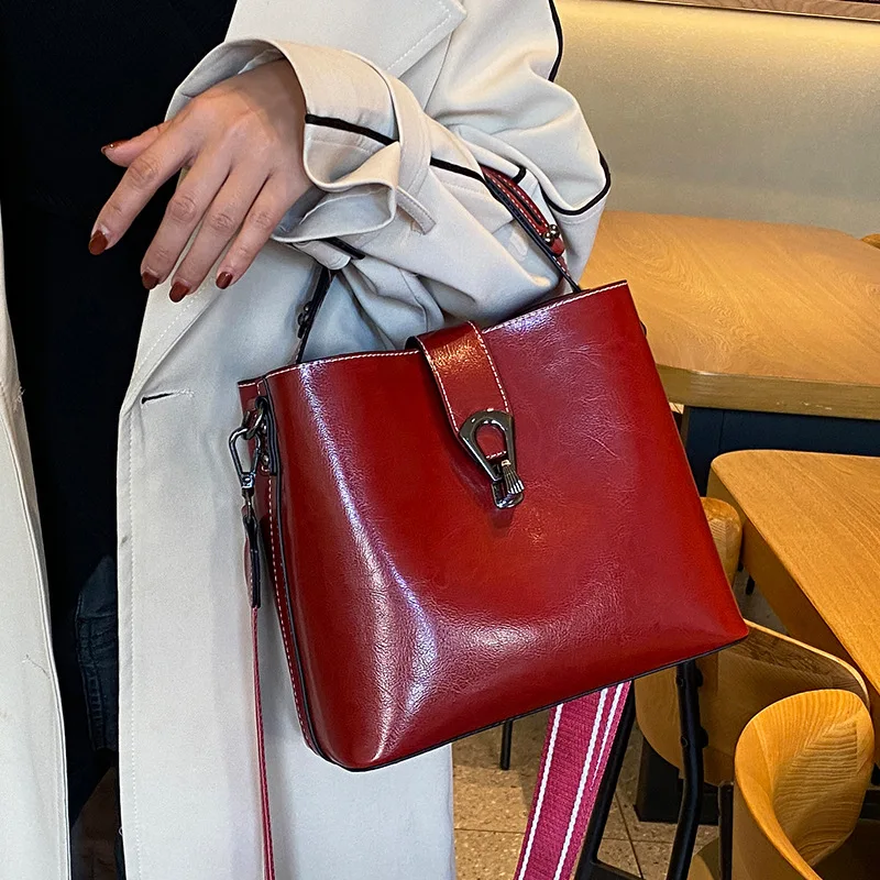 Tote Bag Women's Shoulder Bucket Crossbody Y2k New Genuine Leather Head Layer Cowhide Versatile Underarm Large Capacity Retro