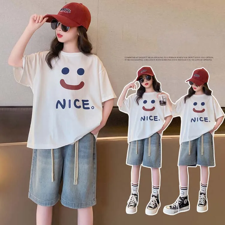 

2024 Korean Summer Children Girl 2PCS Clothes Set Teenager Girl Smile Face T-shirt+Denim Shorts Students Clothes Sets