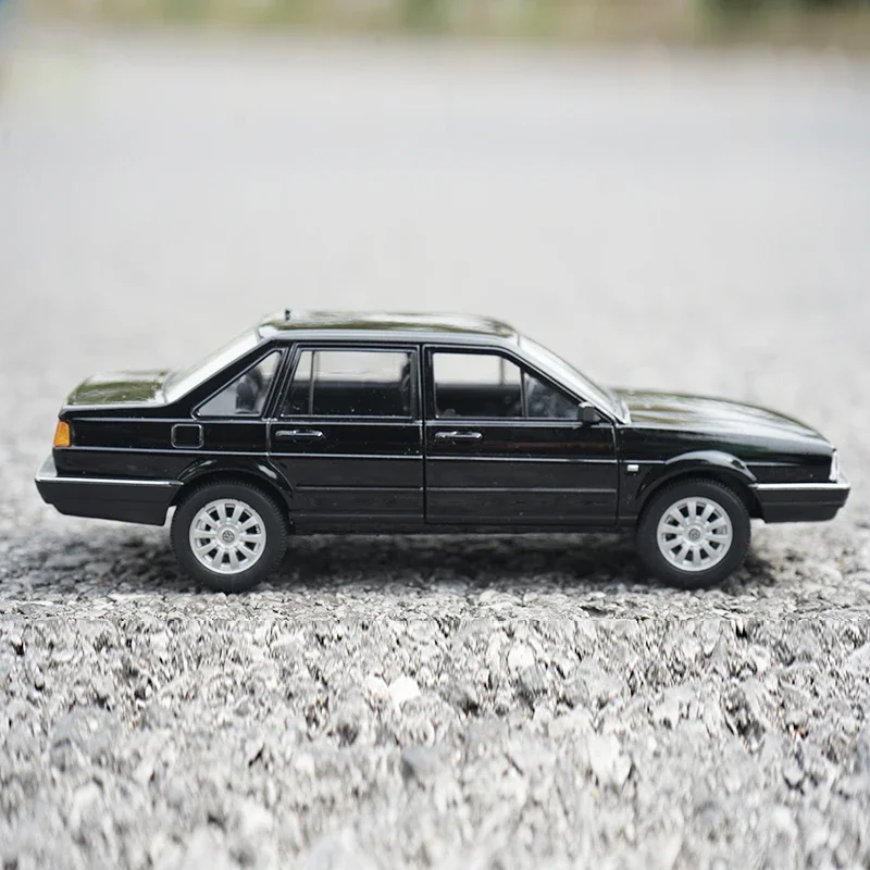 WELLY-Volkswagen SANTANA Alloy Car Model, Diecast Toy Vehicle, High Simulation Cars, Brinquedos Infantis, Presentes Infantis, B6, 1:24