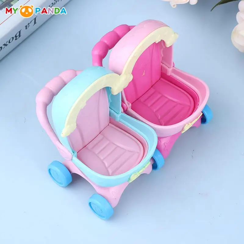 een keer Bepalen Behoren 1:12 Dollhouse Miniatuur Simulatie Twin Kinderwagens Kinderwagen Model Diy  Poppenhuis Meubels Accessoires Speelhuis Speelgoed| | - AliExpress