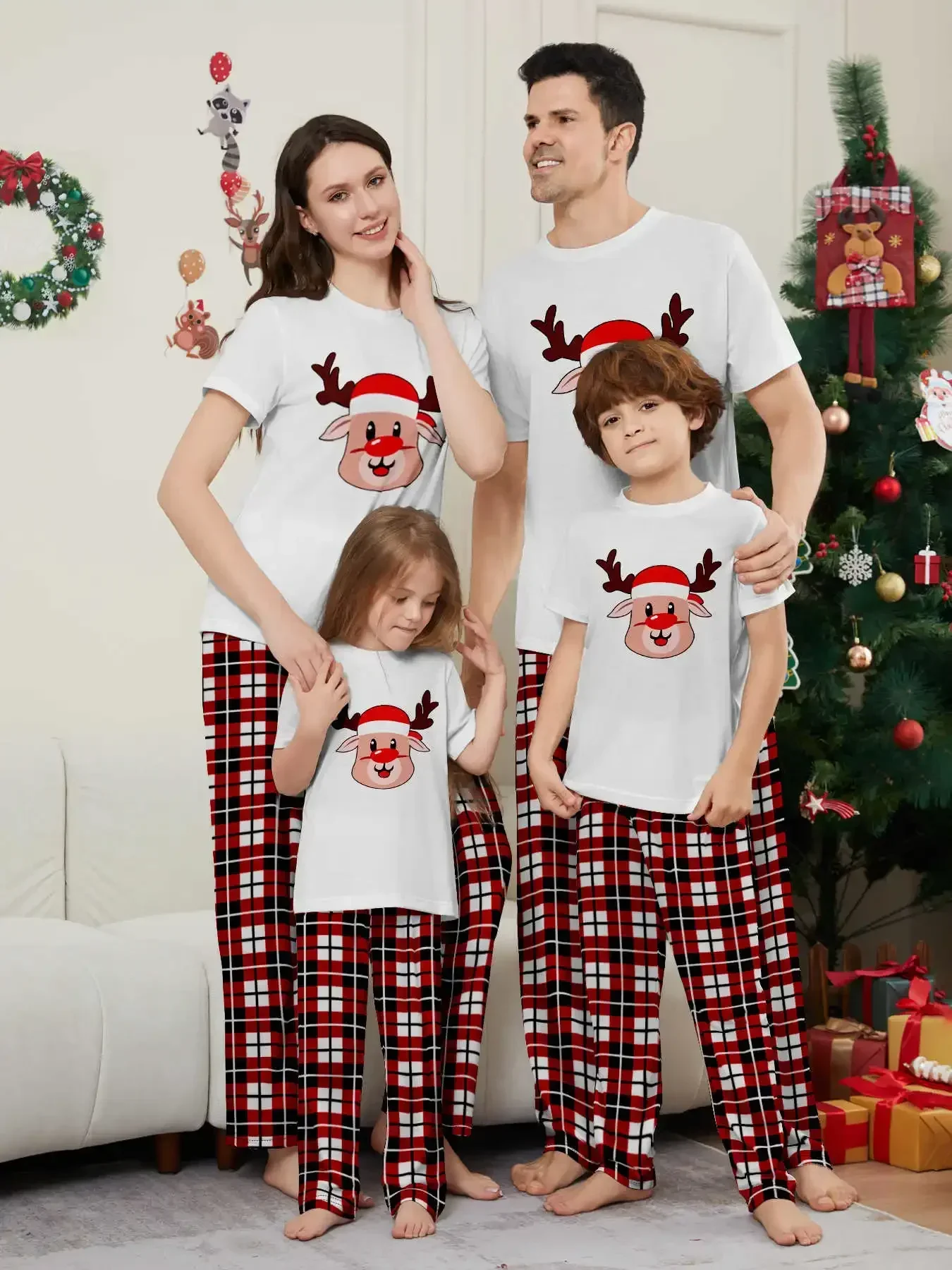 thumbnail image 2 of Conjunto de pijamas navideños familiares con estampado de alce bonito, camiseta de manga corta con cuello redondo y pantalones largos, traje de 2 piezas, ropa de dormir informal suave, pijama de aspec, 2 of 5