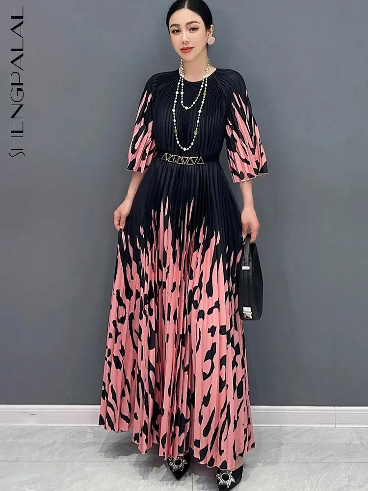 

SHENGPALAE Hundred Pleated Printed Long Dress With Round Neck 2024 Summer New Half Sleeves Elegant Ladies Flare Dresses 5R9757