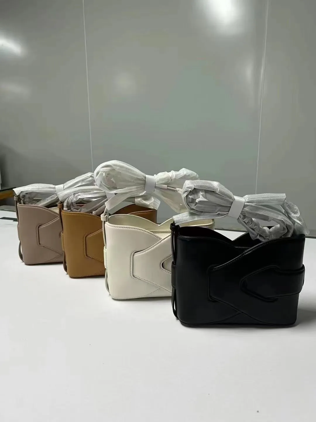 

Pleated Handbag Women Genuine Leather Side Woven Bag Versatile Commuter Ladies Simple Messenger Shoulder Bags