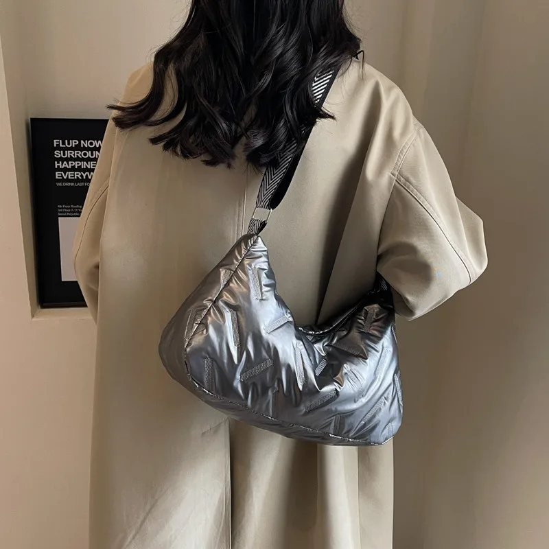 

Fashion Niche High-capacity Crossbody Bag for Women's Winter Commuting Casual Versatile Shoulder Bag Luxury Brand Shoulder Bag