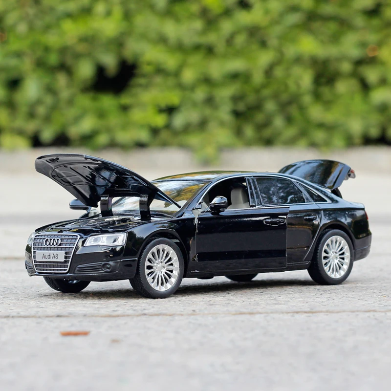 1:32 Luxury Alloy Diecast Toy Car with Sound and Light – Perfect Gift