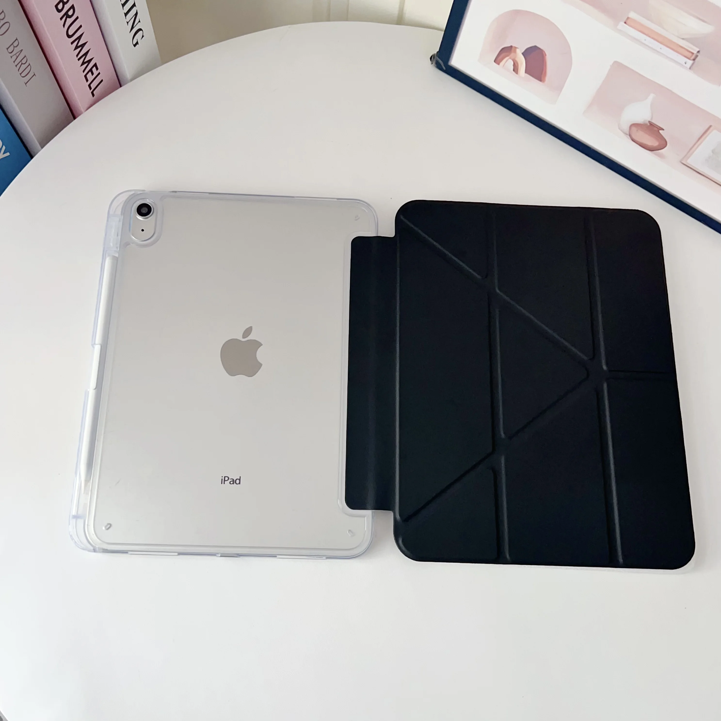 Sleek and Durable iPad Case with Pencil Holder