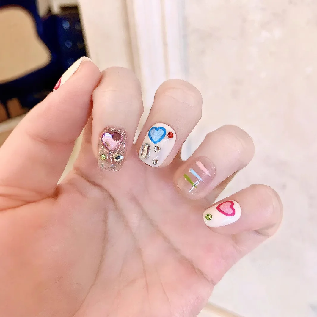 10pcs 수제 반짝이 거짓 손톱 3D 라인 석 디자인과 짧은 사각형 거짓 손톱 파티 댄스 착용을위한 럭셔리 네일 아트 세트
