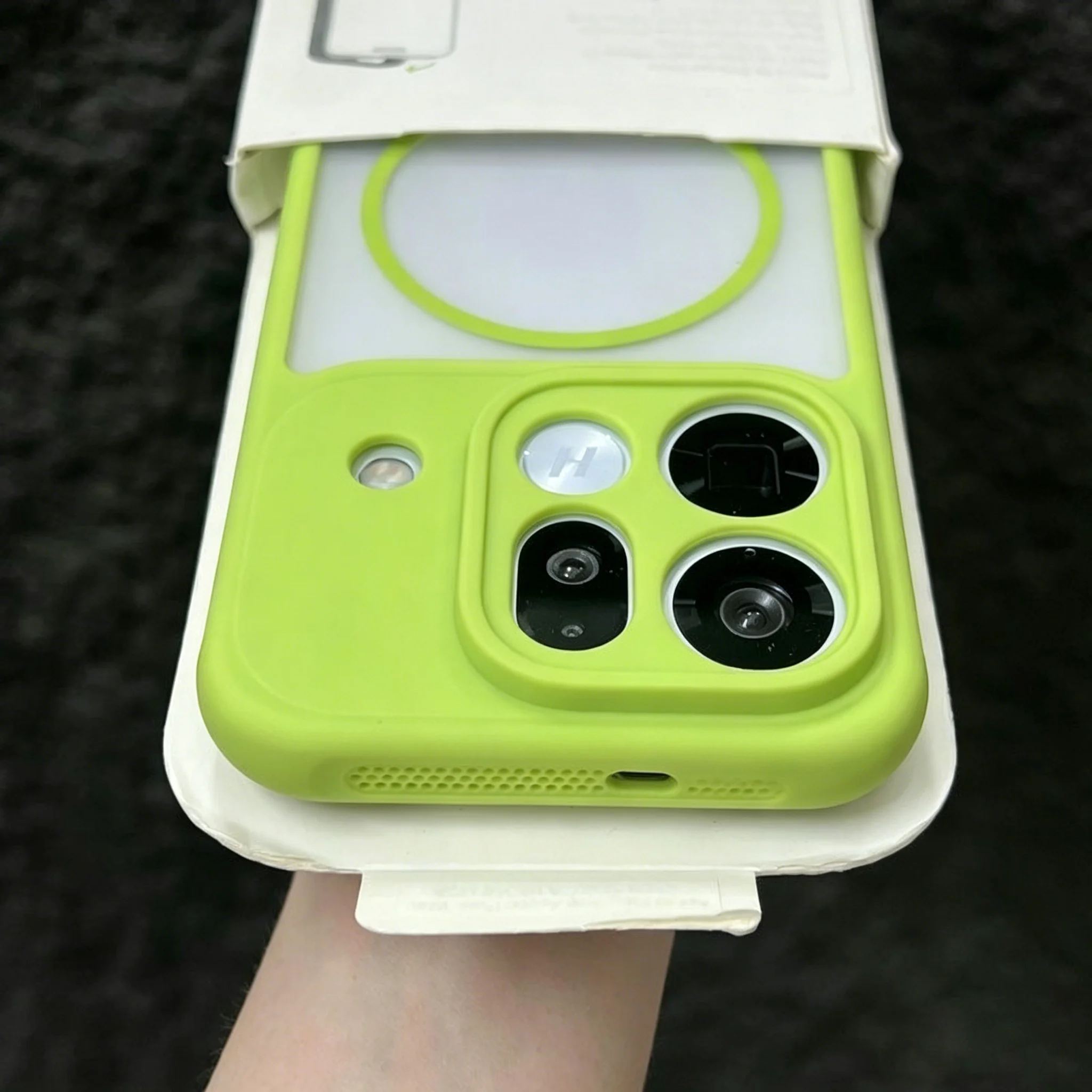 Luxury Frosted Glossy MagSafe Armor Case - Transparent Wireless Charging Hybrid Cover