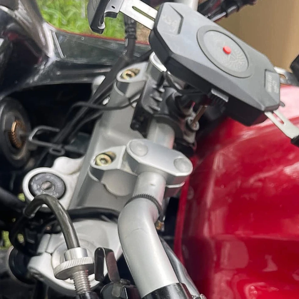 Paddock Stand Bobbins Assen M6 Red For Yamaha FZ1/Fazer/ FZ8, MT-01/MT-03/MT -10, MT-07/MT-09/ Tracer, XSR 700/ XSR 900/Abarth, YZF-R1/YZF-R3/ YZF-R6/S - View #6