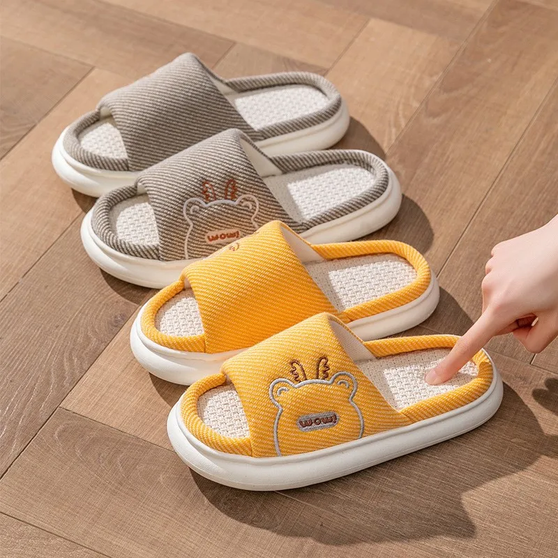 Hot Sale Women Linen Slippers Four Seasons Women Indoor Sandals Adults Cartoon Slides Couples Cute Breathable Home Shoes TG18 2