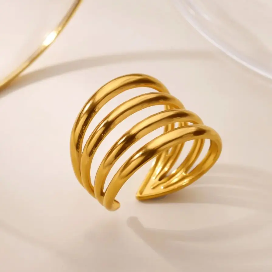 Fashionable Rings Women Gold Stainless Steel