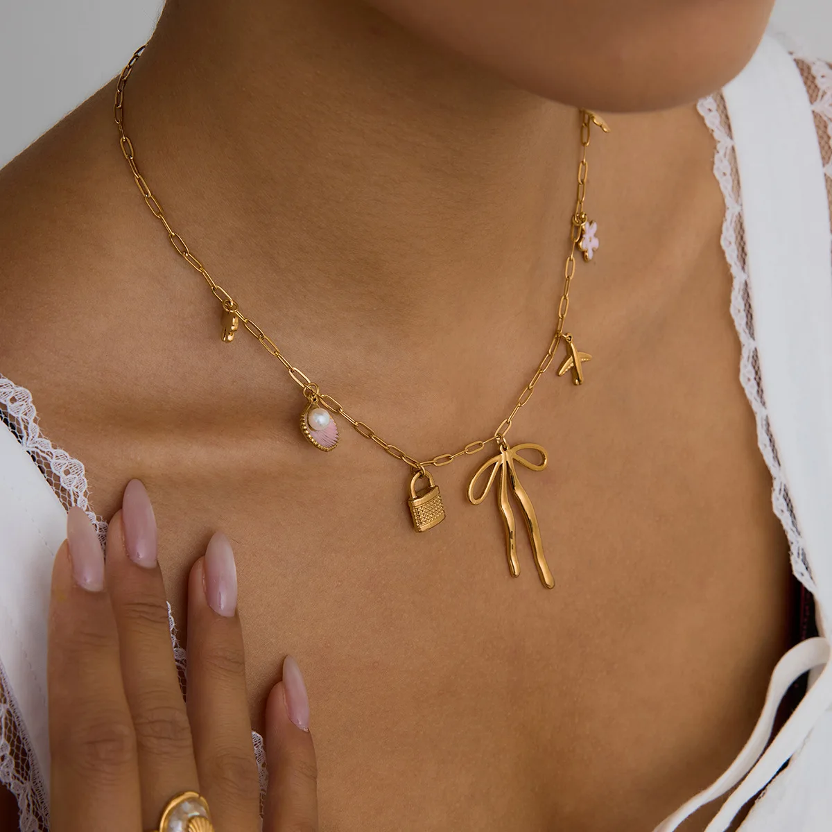 Waterproof 18K Gold Plated Small Pink Shell Flower Bowknot Pendant Stainless Steel Neckalce Ladies Charm Creative Jewelry Gifts