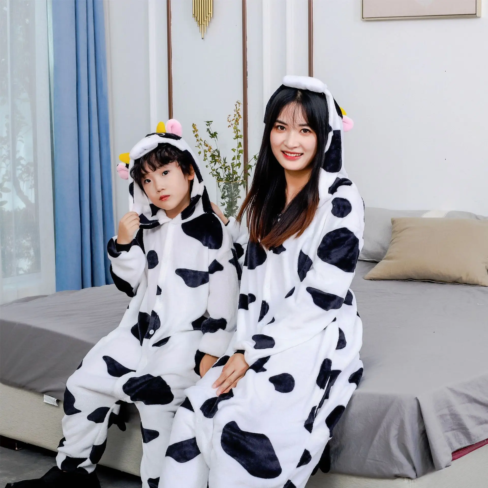 Erwachsene Kuh Cartoon Pyjamas Tier Onesies Cosplay Kostüme Overall Mit Kapuze Nachtwäsche Halloween Ein Stück für Durchführung – Detail 2